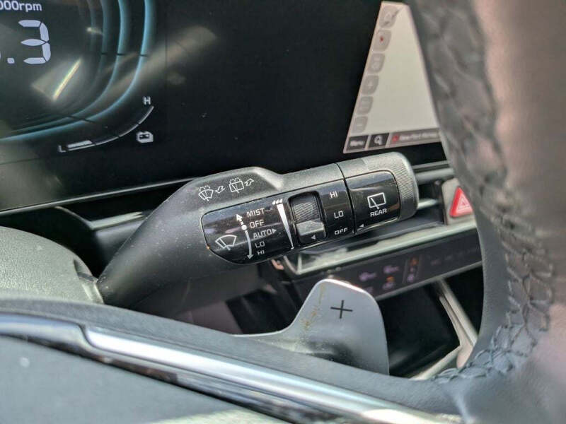 2024 Kia Niro SX