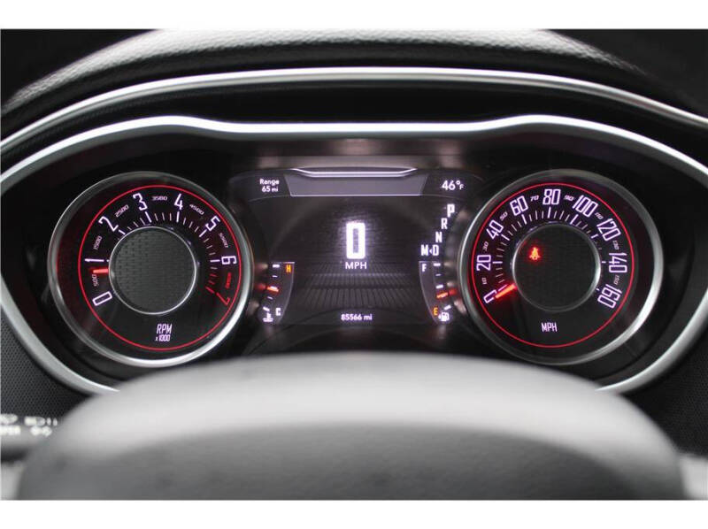 2015 Dodge Challenger SXT Plus