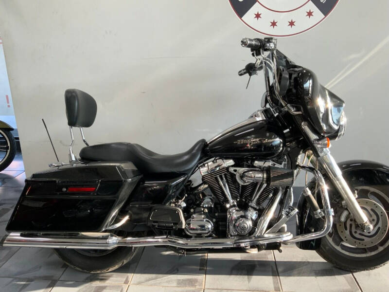 2007 Harley-Davidson Street Glide for sale at CHICAGO CYCLES & MOTORSPORTS INC. in Batavia IL