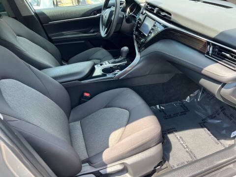 2020 Toyota Camry Hybrid LE