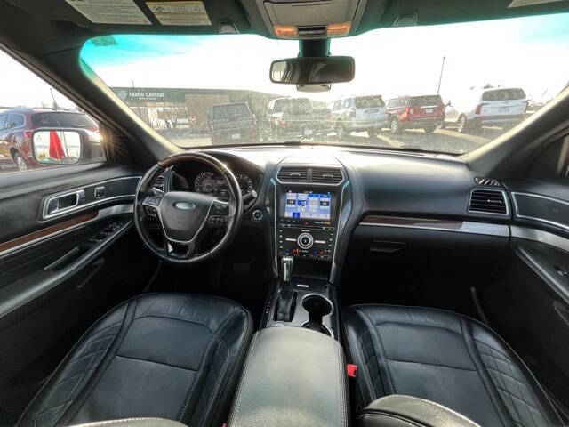 2017 Ford Explorer Platinum