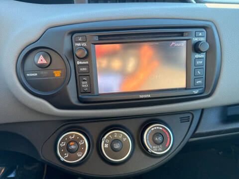 2016 Toyota Yaris 3-Door LE