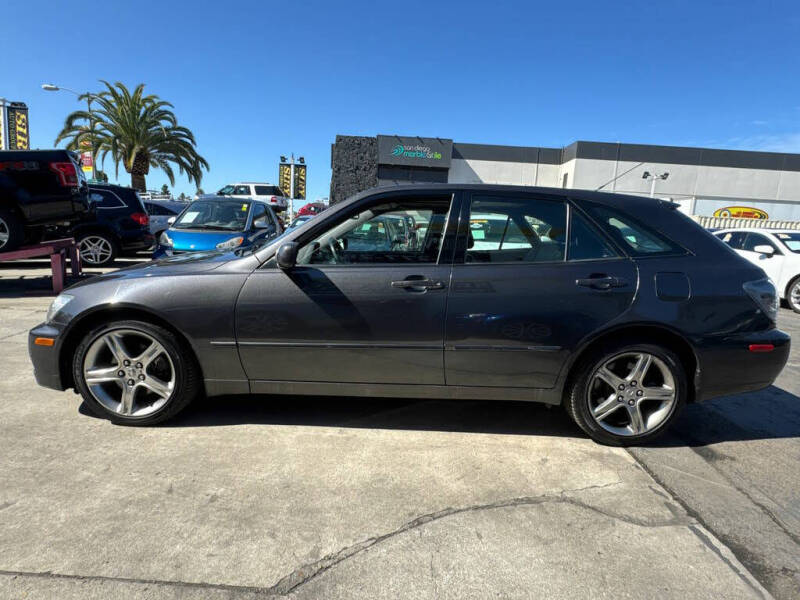 2002 Lexus IS 300 SportCross