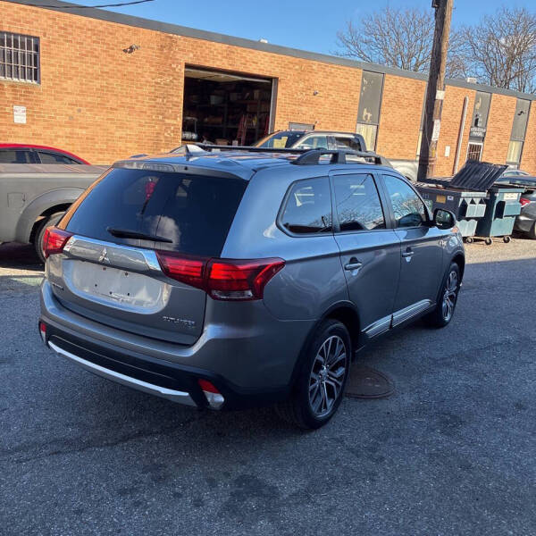 2018 Mitsubishi Outlander SE