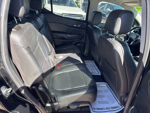 2023 GMC Acadia SLT