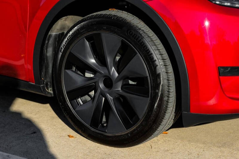 2025 Tesla Model Y Long Range