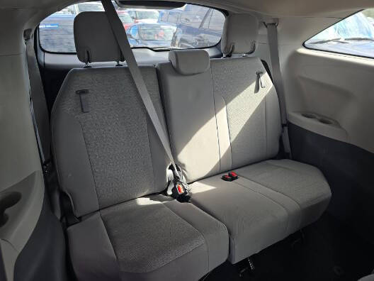 2024 Toyota Sienna LE 8-Passenger
