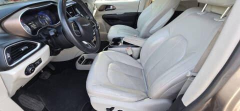 2017 Chrysler Pacifica Touring-L Plus