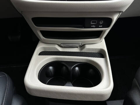 2020 Chrysler Voyager LXi