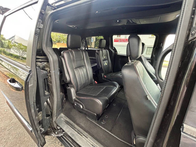 2013 Dodge Grand Caravan R/T