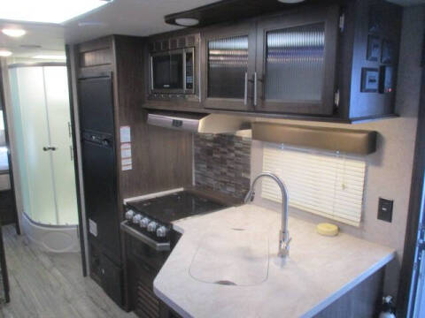 2018 SOLD Forest River Cherokee Grey Wolf limited 23M