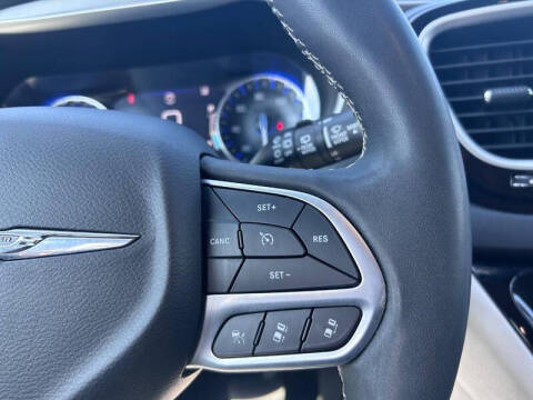 2022 Chrysler Pacifica Touring L