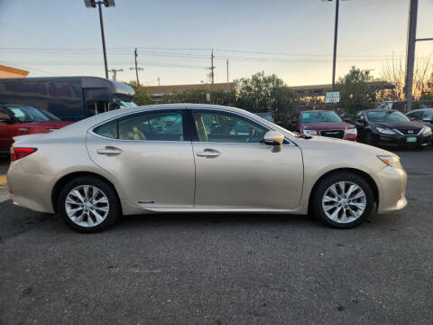2013 Lexus ES 300h