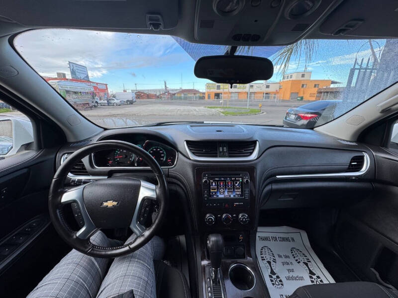 2017 Chevrolet Traverse LT