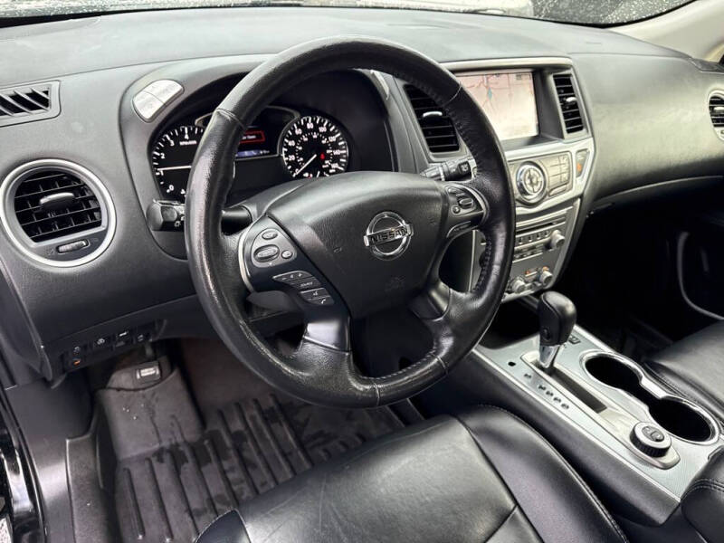 2019 Nissan Pathfinder SL