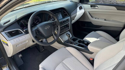 2017 Hyundai Sonata Hybrid SE