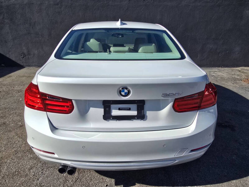 2012 BMW 3 Series 328i
