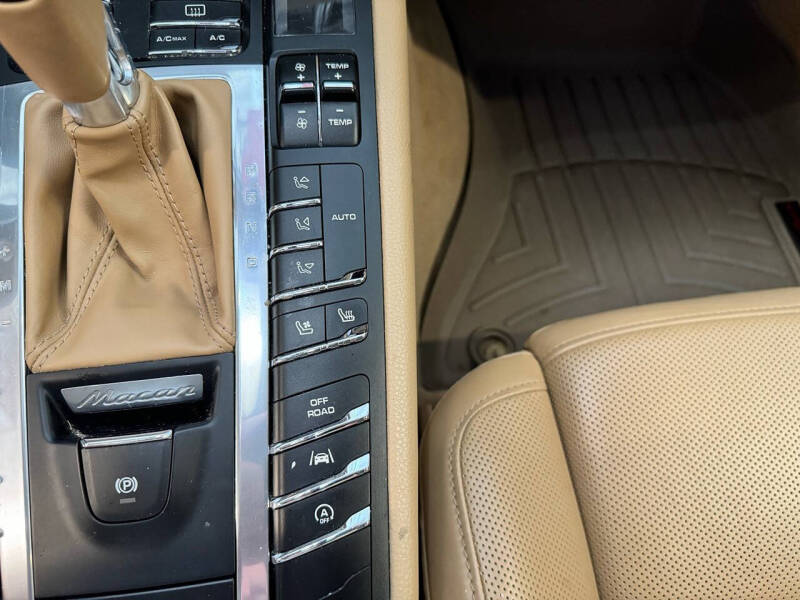 2017 Porsche Macan