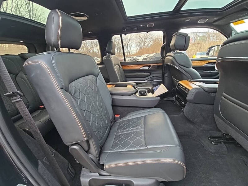 2022 Jeep Grand Wagoneer Series III