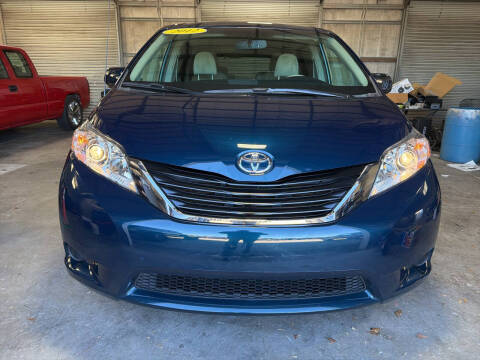 2012 Toyota Sienna LE 8-Passenger