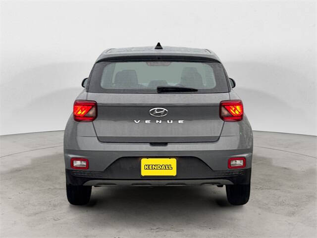 2022 Hyundai Venue SE