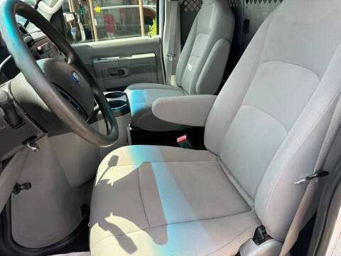 2011 Ford E-Series E-350 SD