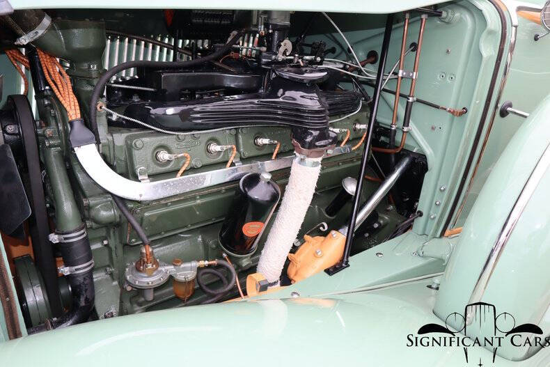 1933 Auburn 1250 Salon Cabriolet