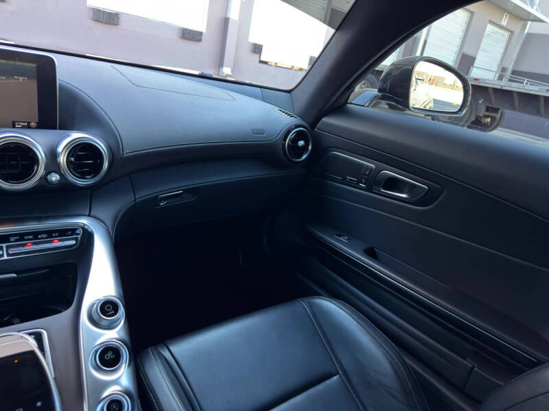 2017 Mercedes-Benz AMG GT