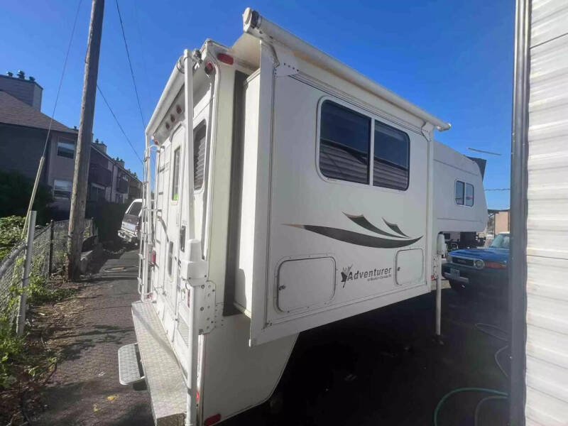 2002 Adventurer 10 Camper