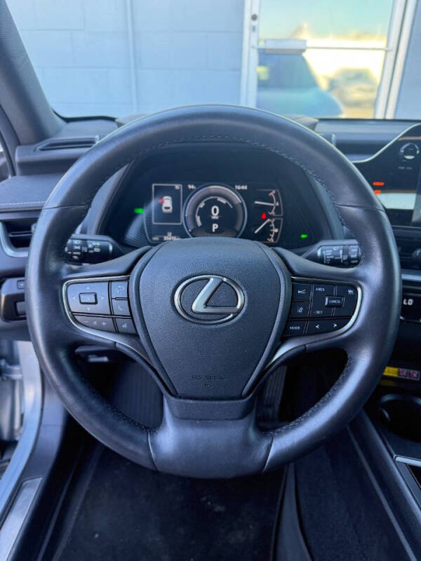 2024 Lexus UX 250h F SPORT Design