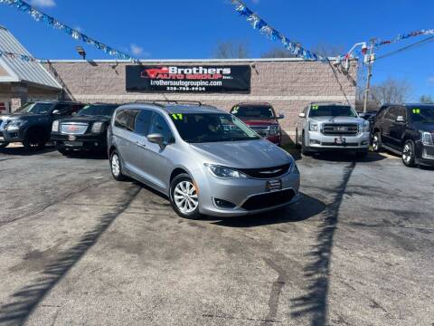 2017 Chrysler Pacifica for sale at Brothers Auto Group in Youngstown OH