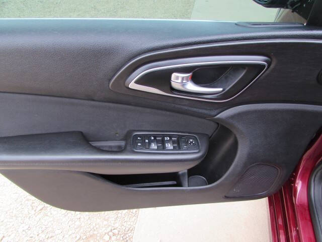 2016 Chrysler 200 Limited