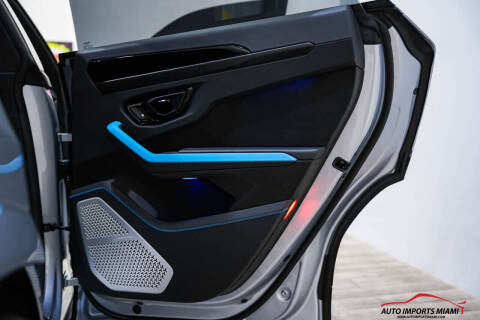 2025 Lamborghini Urus SE