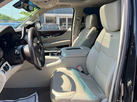 2016 Cadillac Escalade Luxury Collection