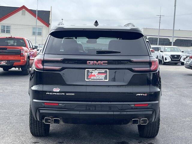 2024 GMC Acadia AT4