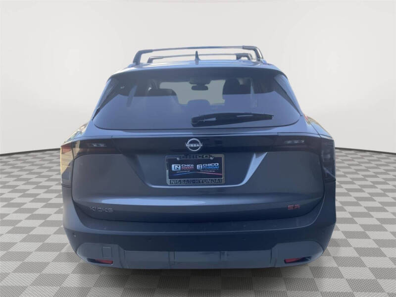 2025 Nissan Kicks SR