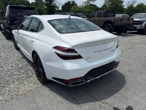 2023 Genesis G70
