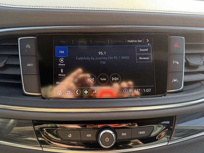 2023 Buick Enclave Essence