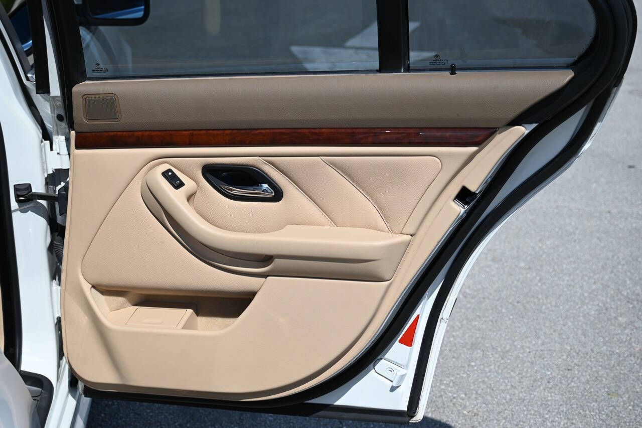 2003 BMW 5 Series 35