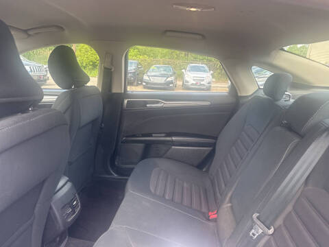 2017 Ford Fusion SE