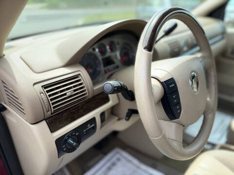 2005 Mercury Monterey Luxury