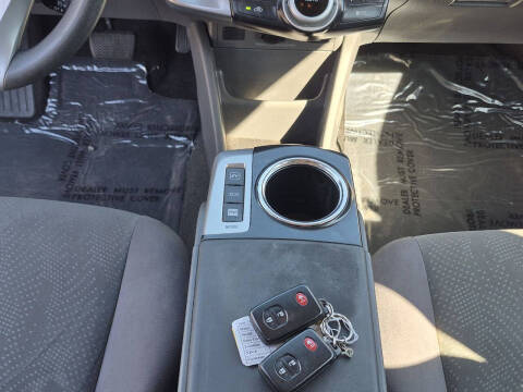 2013 Toyota Prius v Three