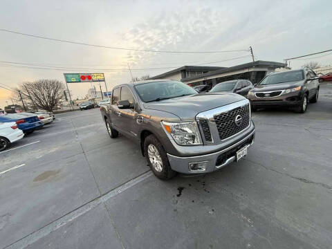 2017 Nissan Titan SV