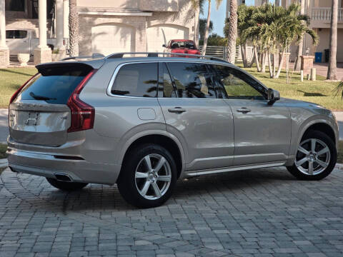 2016 Volvo XC90 T8 eAWD Momentum