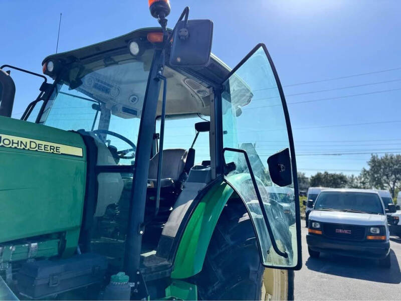 2015 John Deere 6115d