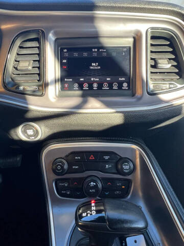 2022 Dodge Challenger SXT