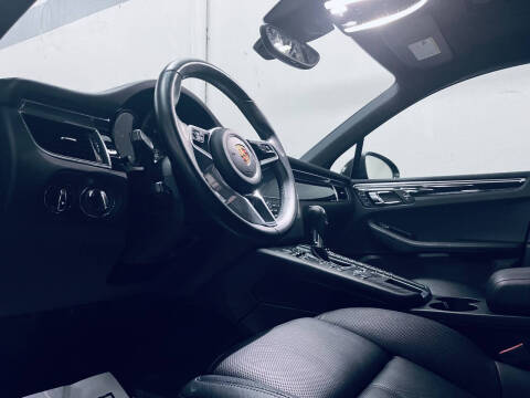 2017 Porsche Macan
