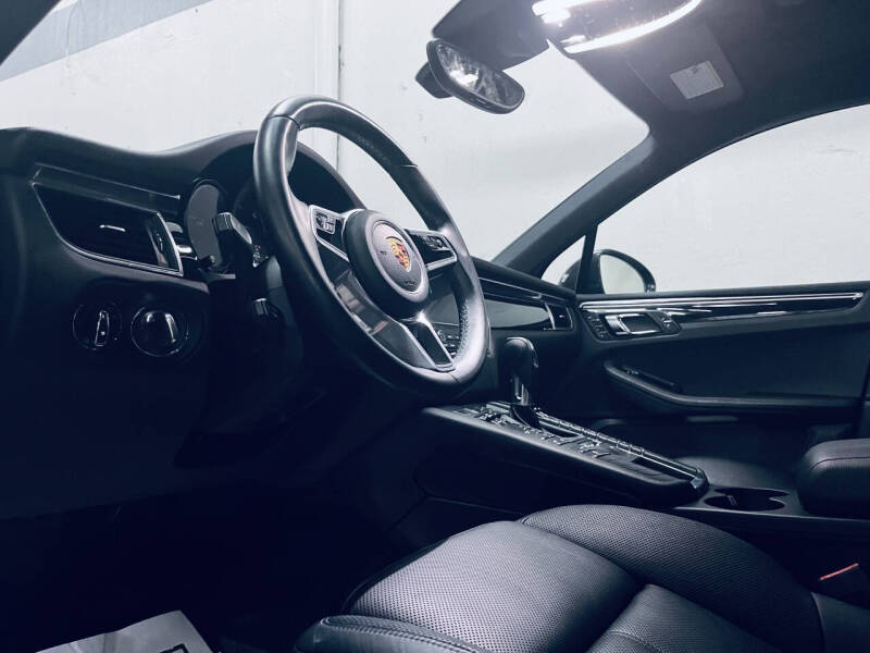 2017 Porsche Macan