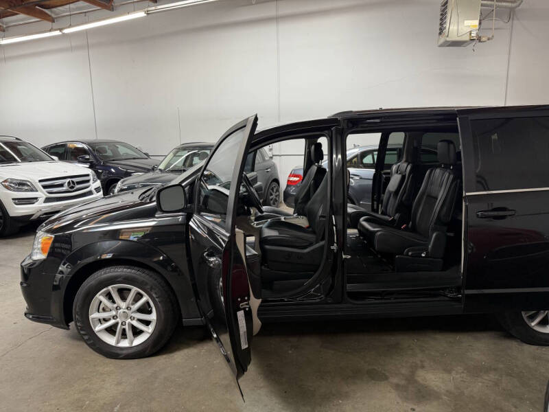 2019 Dodge Grand Caravan SXT 35th Anniversary Edition