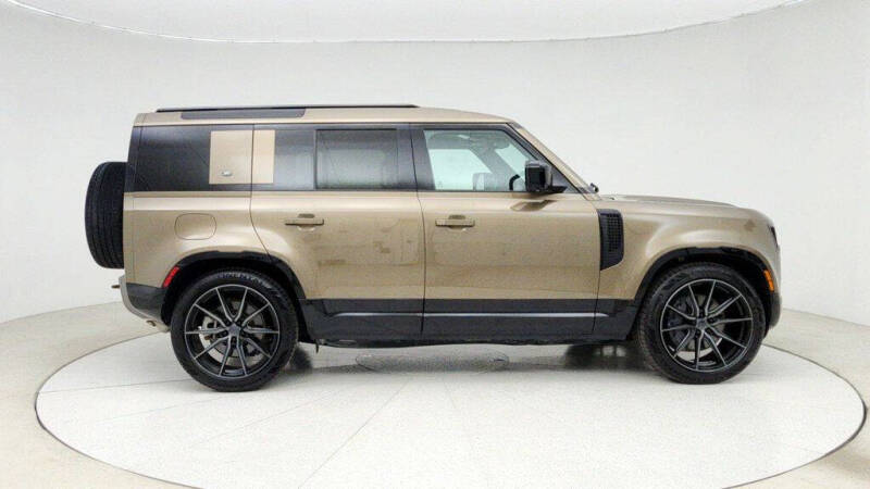 2024 Land Rover Defender 110 P400 X-Dynamic SE